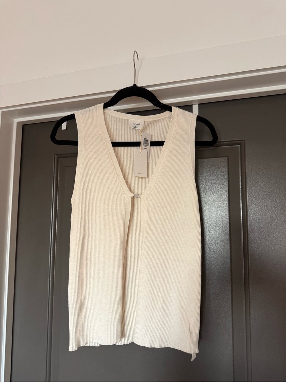 Aritzia Cream Ribbed V-Neck Sleeveless Top